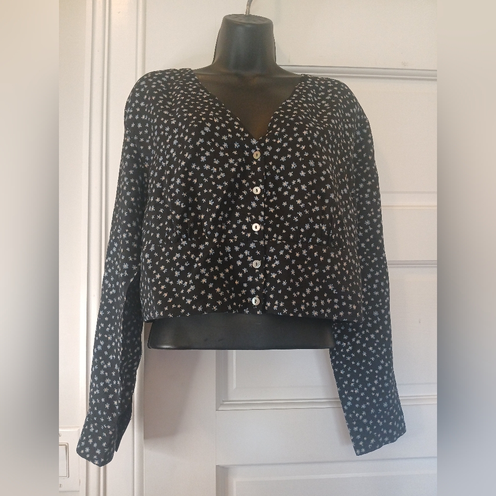 Madewell V-Neck Button-Front Shirt Size M Black Blue Floral